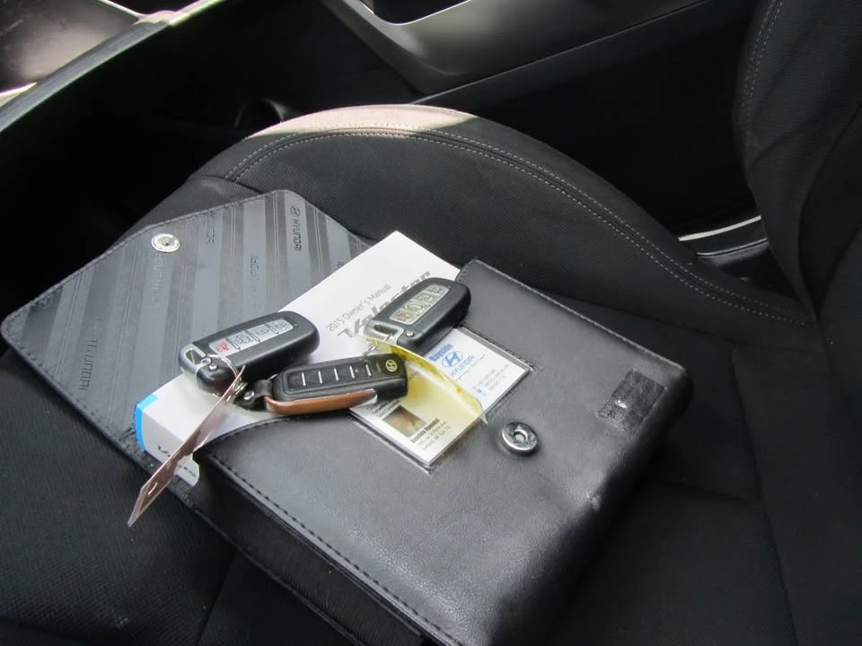 2015 Hyundai Veloster - Image 15 of 19