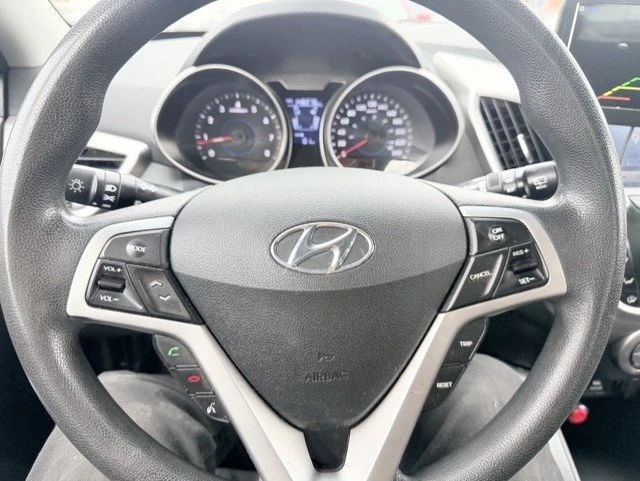 2015 Hyundai Veloster - Image 10 of 14
