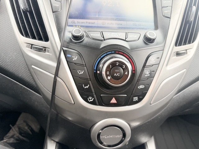 2015 Hyundai Veloster - Image 13 of 14
