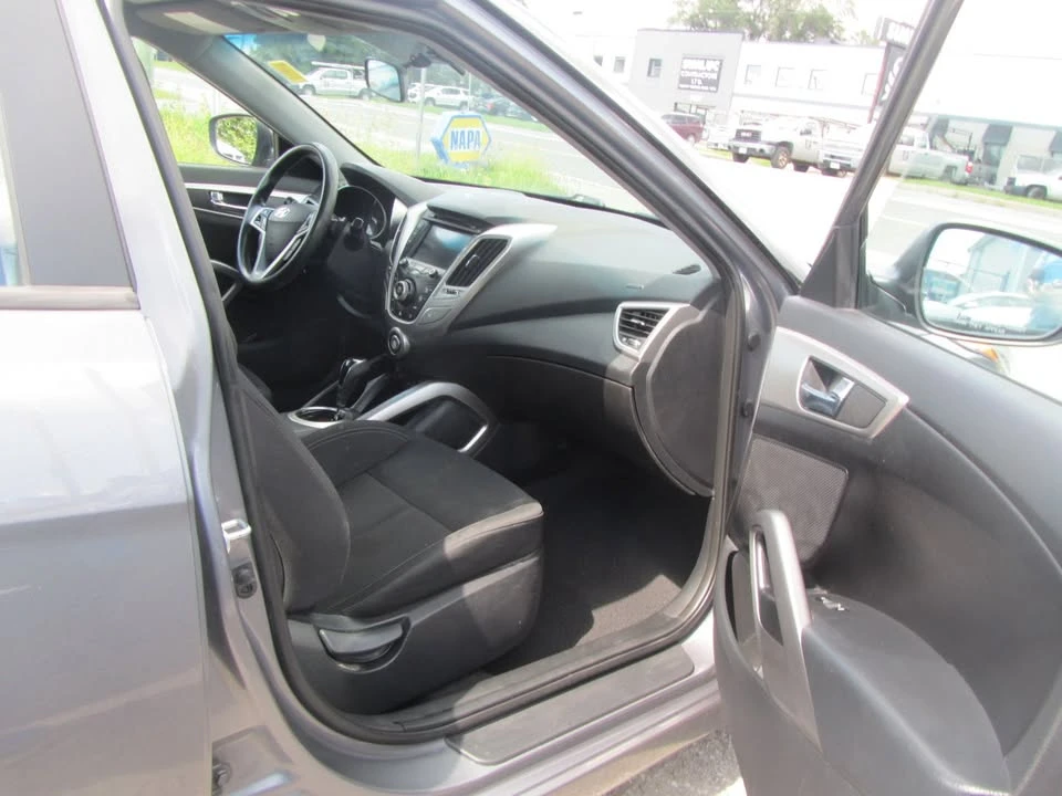 2015 Hyundai Veloster - Image 8 of 19