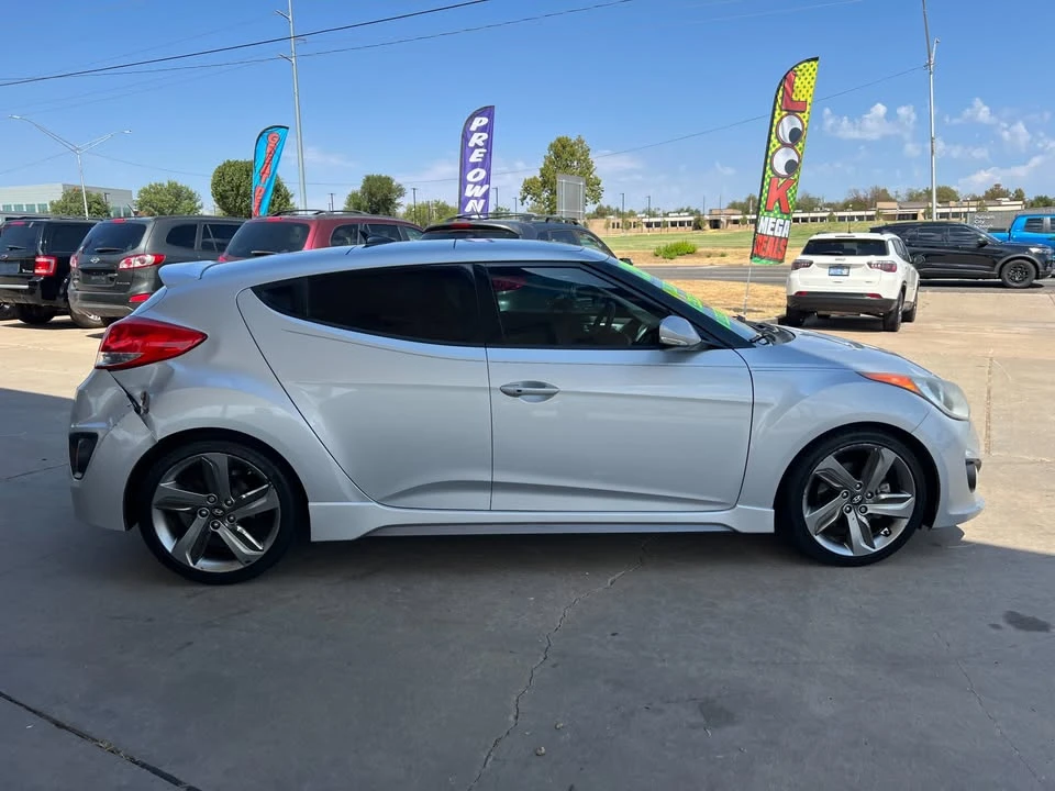 2015 Hyundai Veloster - Image 8 of 12
