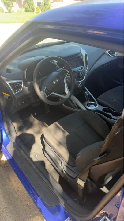 2015 Hyundai Veloster - Image 6 of 9
