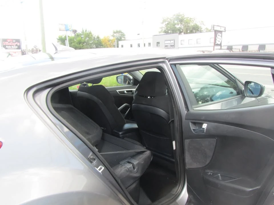 2015 Hyundai Veloster - Image 6 of 19