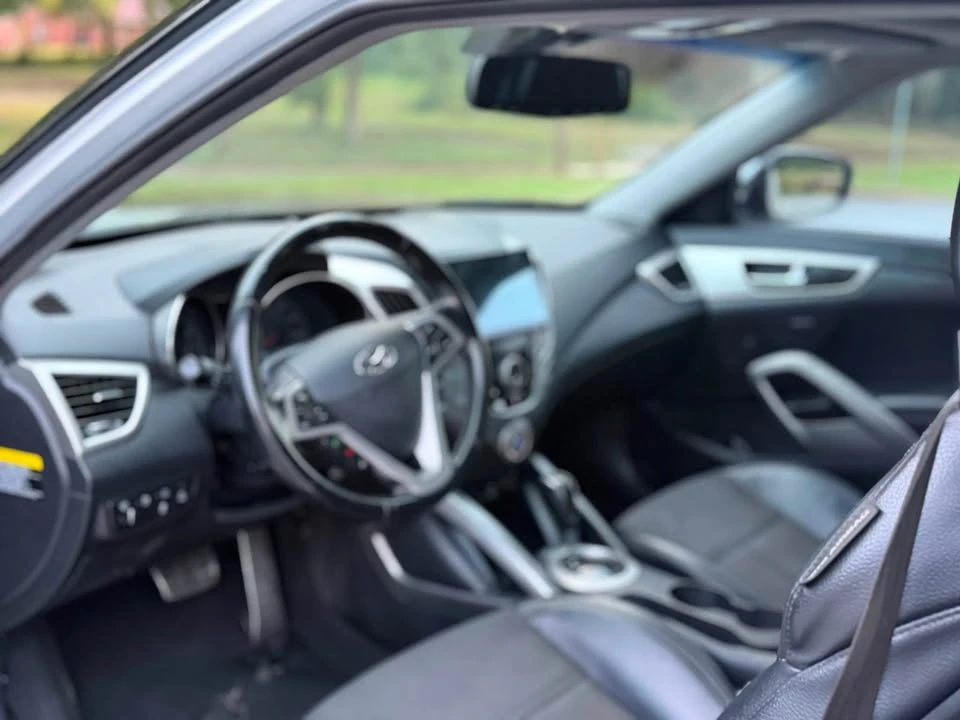 2015 Hyundai Veloster - Image 12 of 17