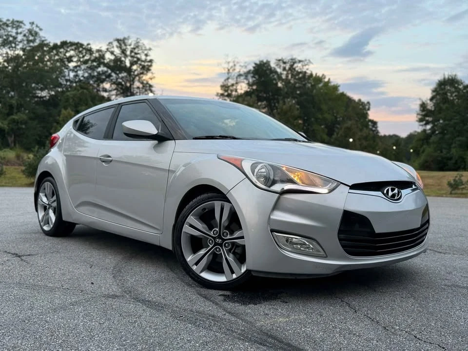 2015 Hyundai Veloster - Image 12 of 17