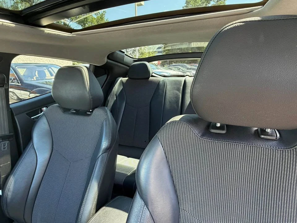 2015 Hyundai Veloster - Image 9 of 13