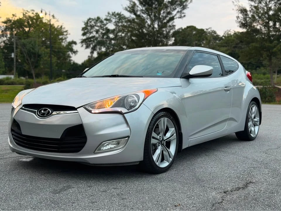 2015 Hyundai Veloster - Image 2 of 17