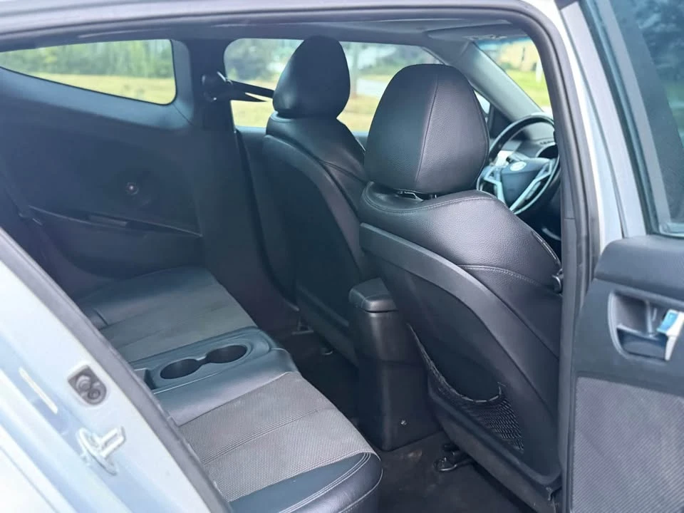 2015 Hyundai Veloster - Image 15 of 17