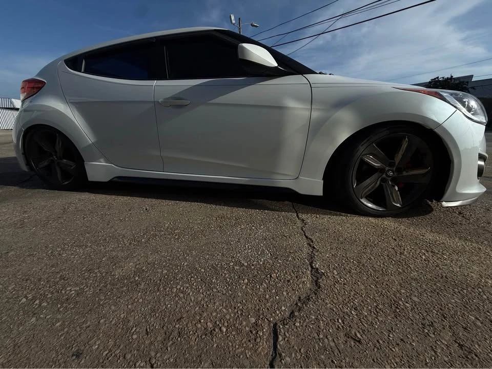 2015 Hyundai Veloster - Image 2 of 8