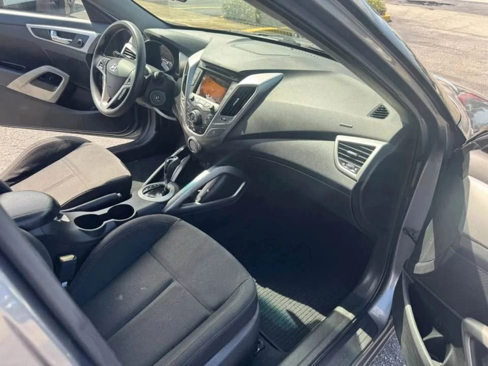 2015 Hyundai Veloster - Image 9 of 12