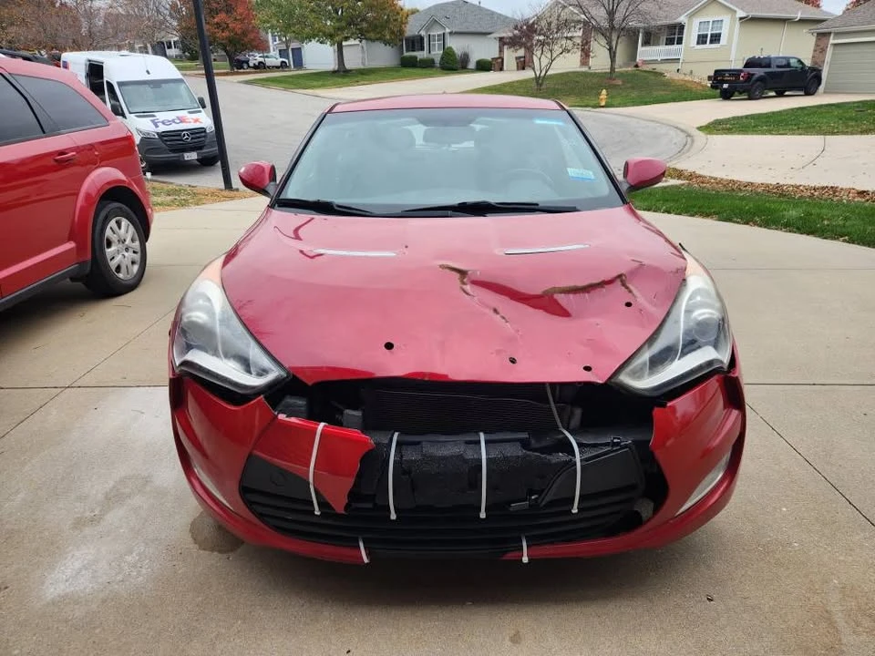 2015 Hyundai Veloster - Image 2 of 13