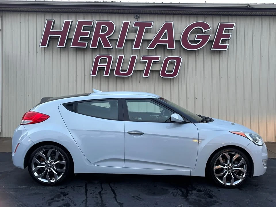 2015 Hyundai Veloster - Image 2 of 11