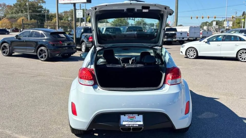 2015 Hyundai Veloster - Image 10 of 20