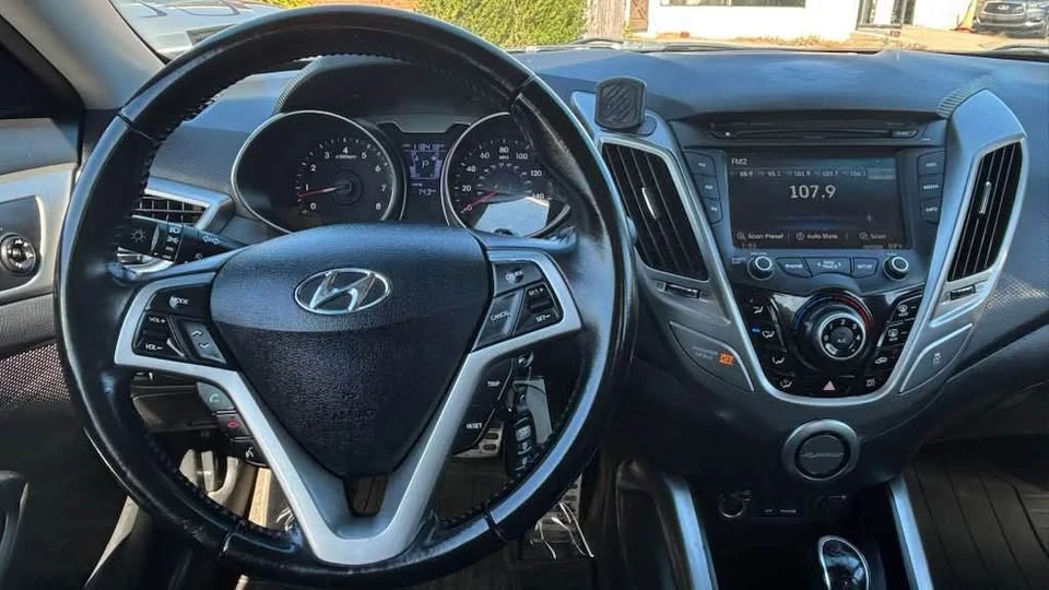 2015 Hyundai Veloster - Image 17 of 20
