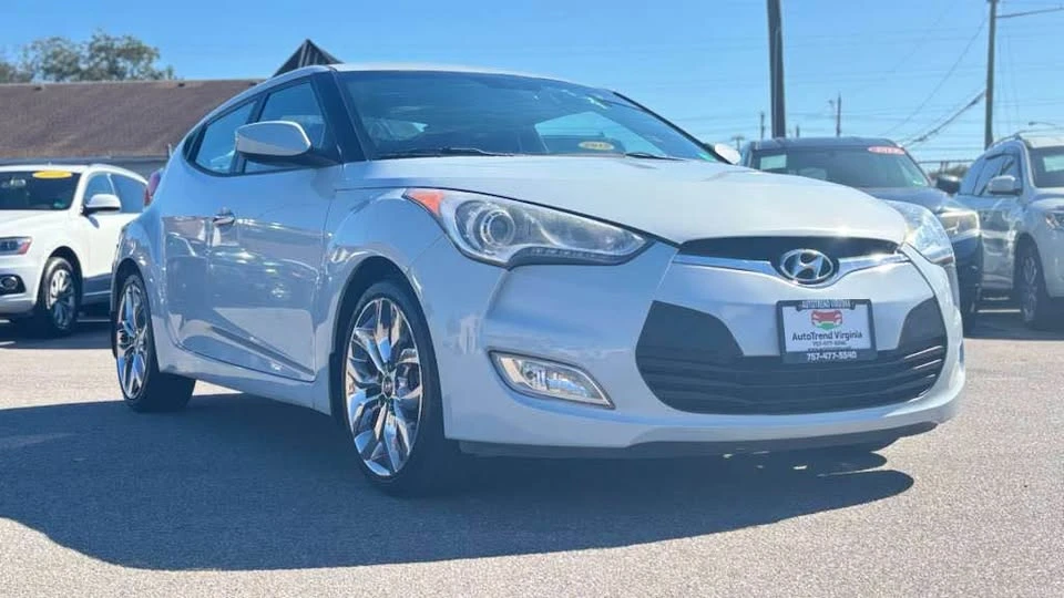 2015 Hyundai Veloster - Image 2 of 20