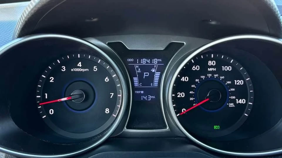 2015 Hyundai Veloster - Image 18 of 20