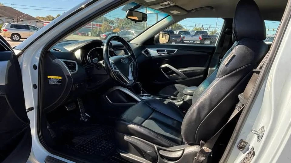 2015 Hyundai Veloster - Image 13 of 20