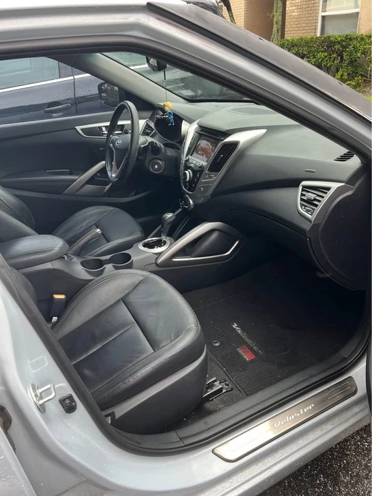 2015 Hyundai Veloster - Image 3 of 9
