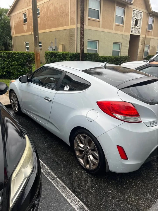 2015 Hyundai Veloster - Image 6 of 9