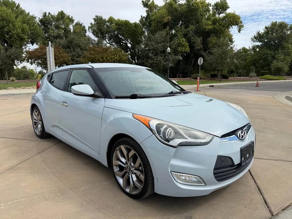 2015 Hyundai Veloster - Image 8 of 16