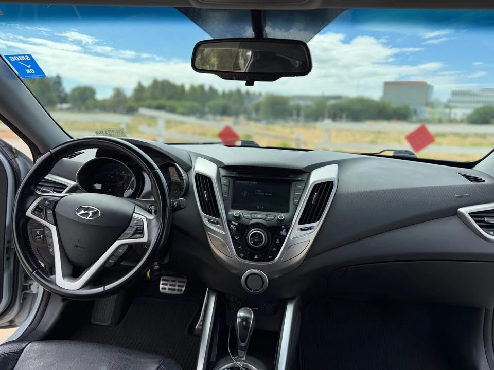 2015 Hyundai Veloster - Image 12 of 16