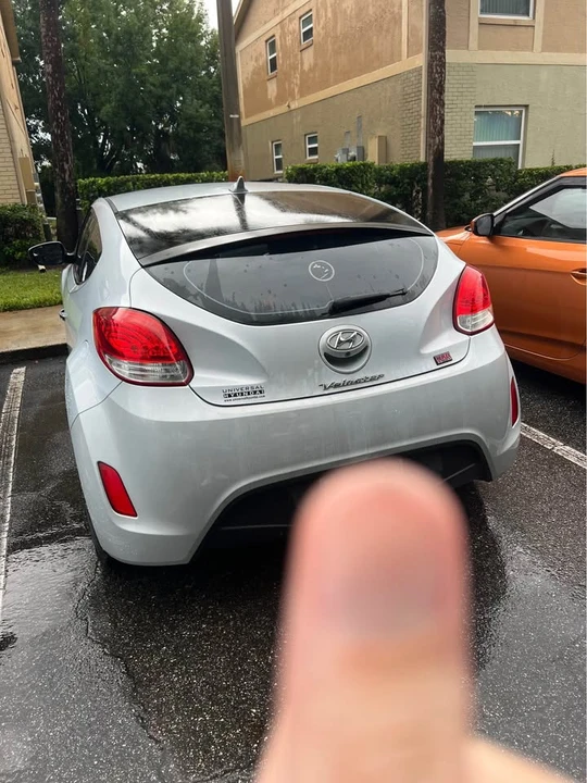 2015 Hyundai Veloster - Image 5 of 9