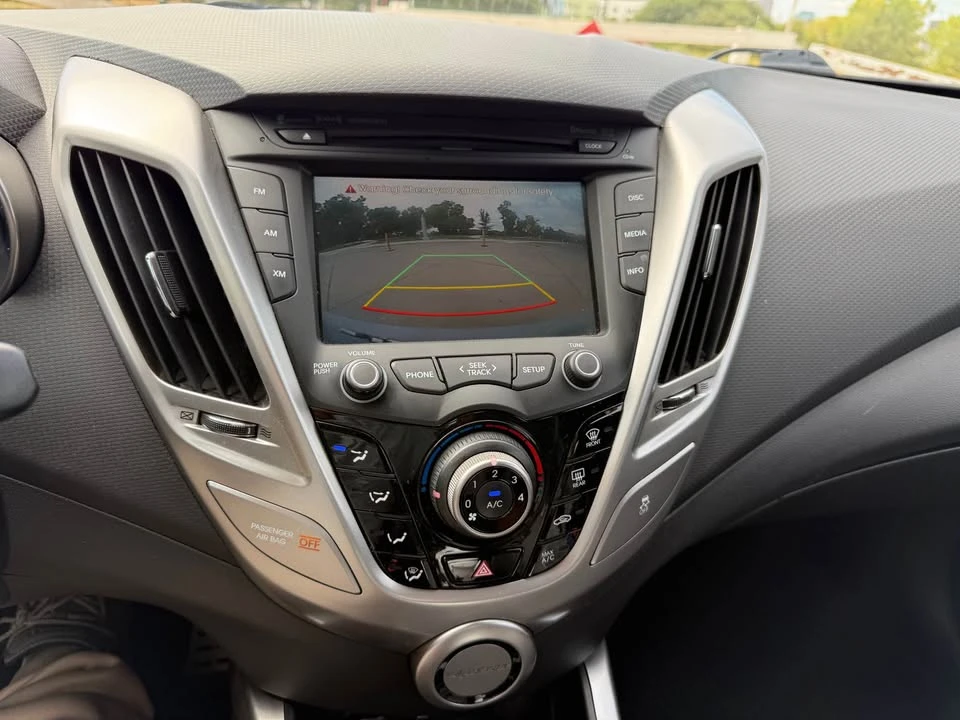2015 Hyundai Veloster - Image 15 of 16