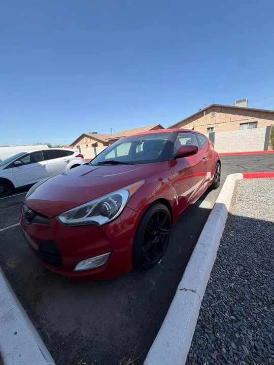 2015 Hyundai Veloster - Image 2 of 11