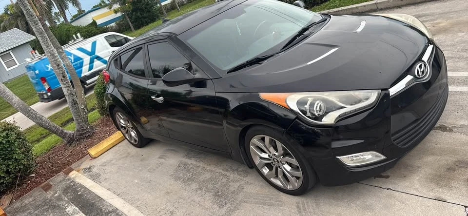 2015 Hyundai Veloster - Image 2 of 6