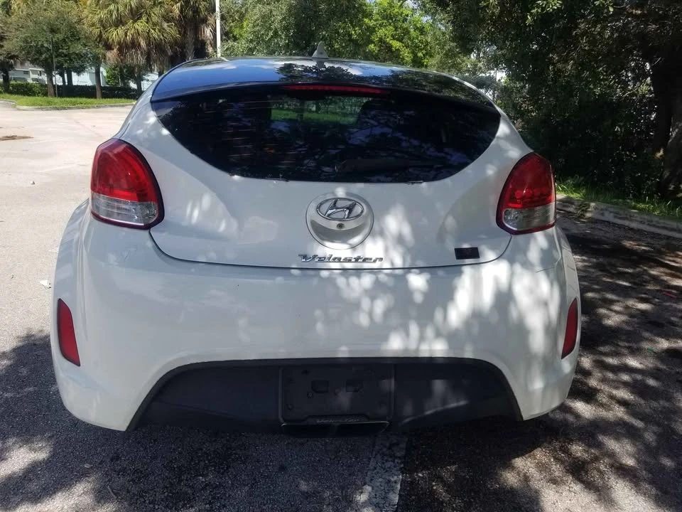 2015 Hyundai Veloster - Image 4 of 19