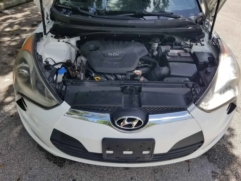 2015 Hyundai Veloster - Image 18 of 19