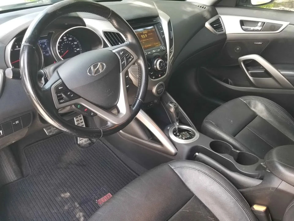 2015 Hyundai Veloster - Image 14 of 19