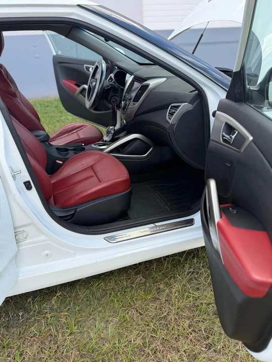 2015 Hyundai Veloster - Image 8 of 14