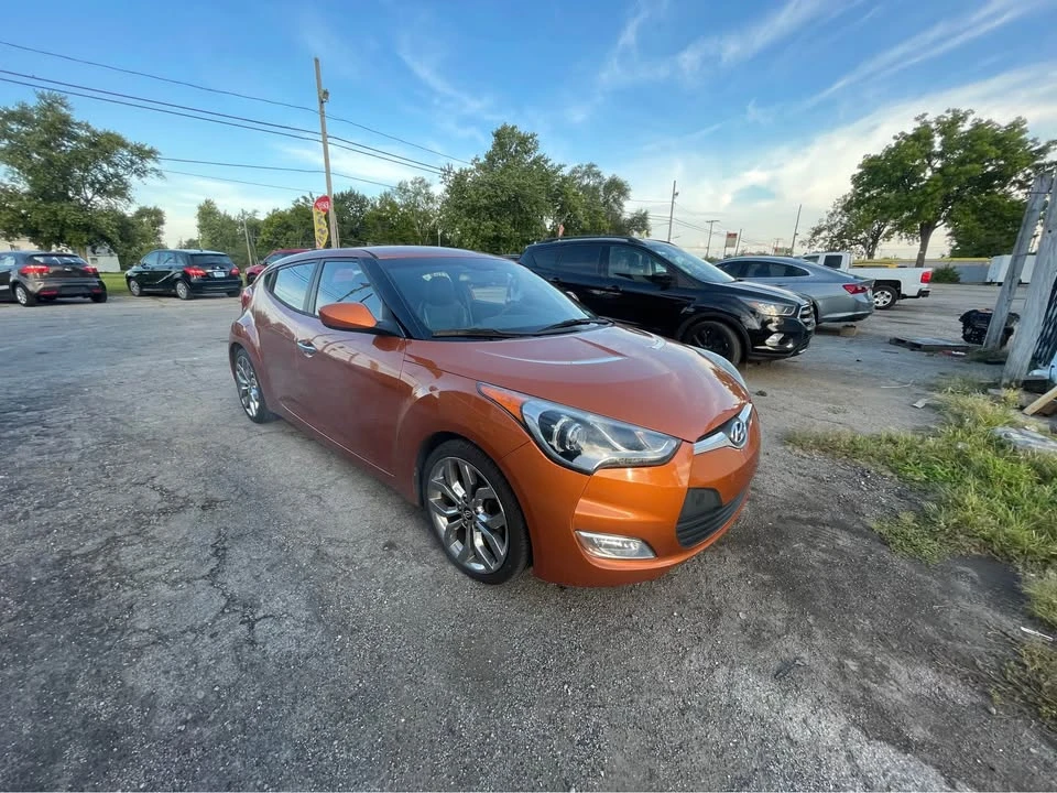 2015 Hyundai Veloster - Image 2 of 11