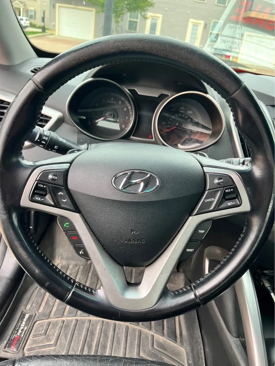 2015 Hyundai Veloster - Image 14 of 19