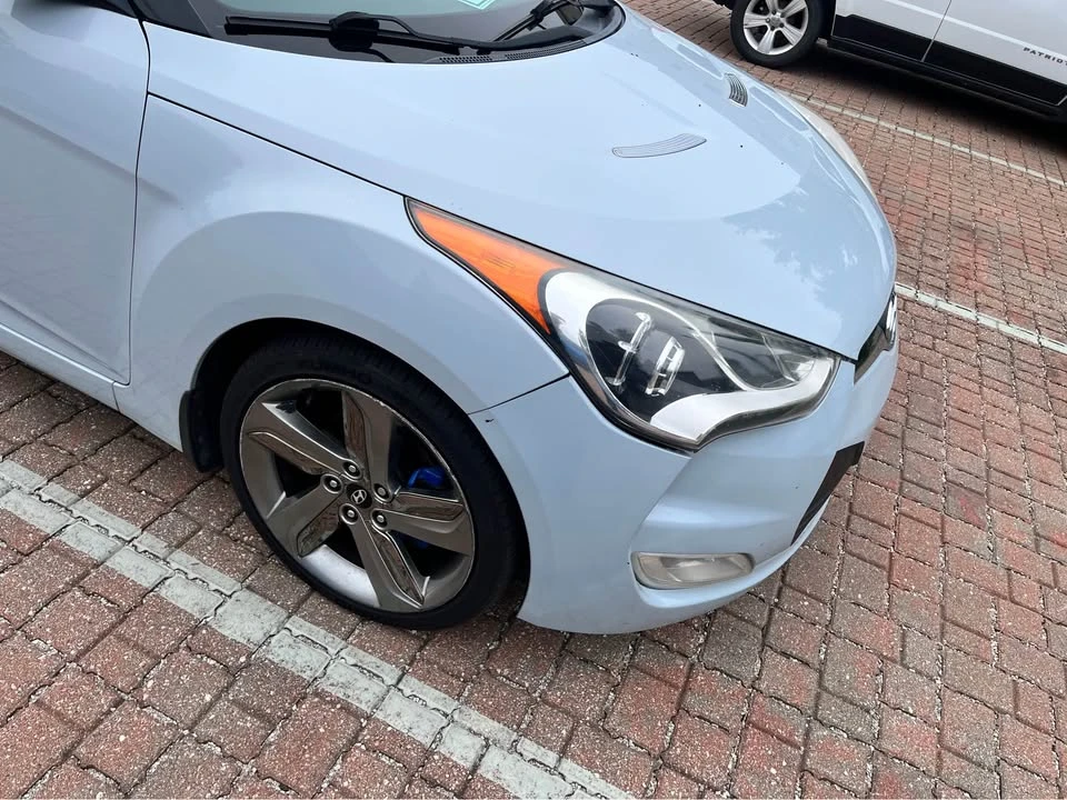 2015 Hyundai Veloster - Image 2 of 19