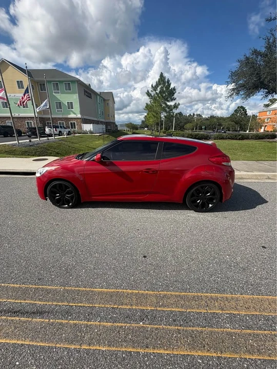 2015 Hyundai Veloster - Image 2 of 16