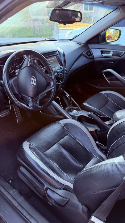 2015 Hyundai Veloster - Image 8 of 20