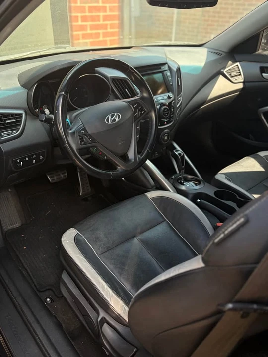 2015 Hyundai Veloster - Image 2 of 13
