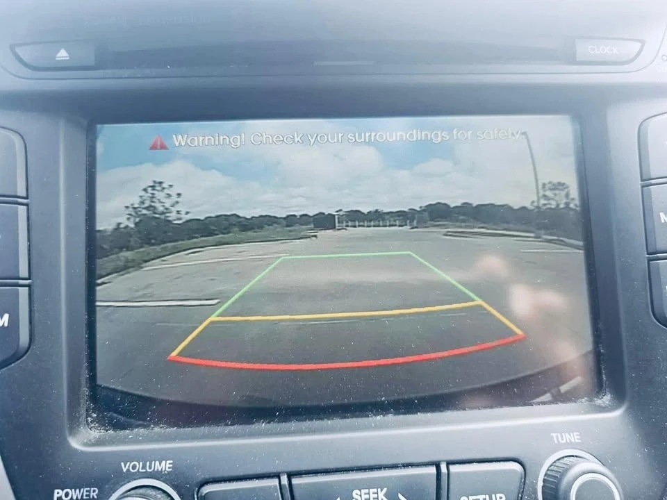 2015 Hyundai Veloster - Image 10 of 12