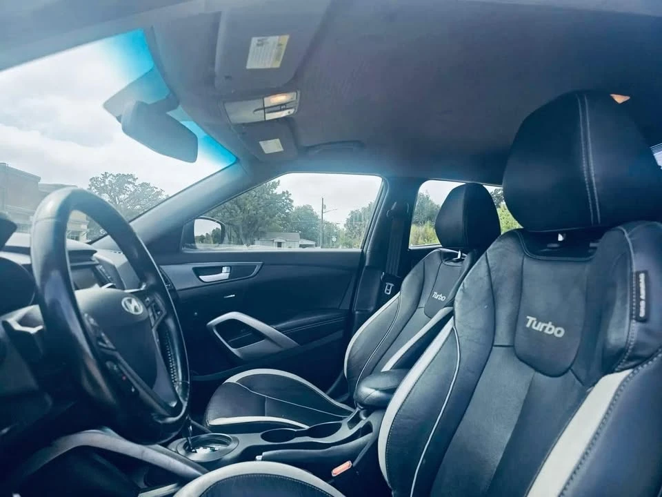 2015 Hyundai Veloster - Image 6 of 12