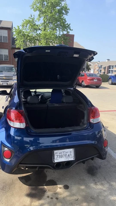 2015 Hyundai Veloster - Image 6 of 10