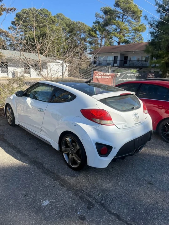 2015 Hyundai Veloster - Image 2 of 4