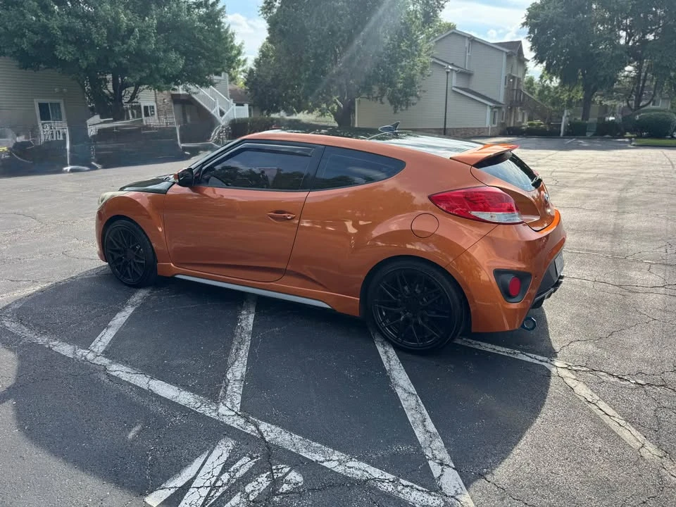2015 Hyundai Veloster - Image 2 of 12