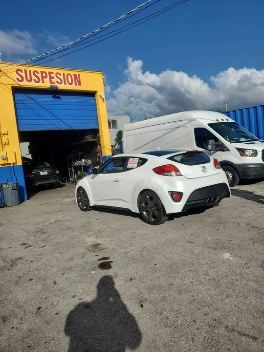 2015 Hyundai Veloster - Image 5 of 10