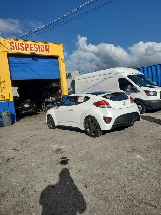 2015 Hyundai Veloster - Image 6 of 11