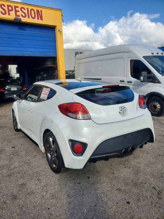 2015 Hyundai Veloster - Image 3 of 10