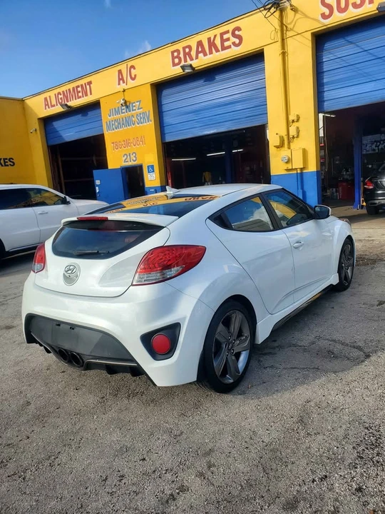 2015 Hyundai Veloster - Image 2 of 10