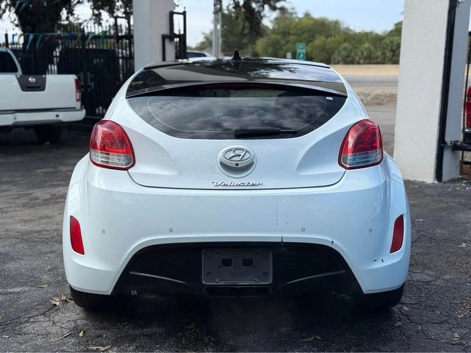 2015 Hyundai Veloster - Image 5 of 17