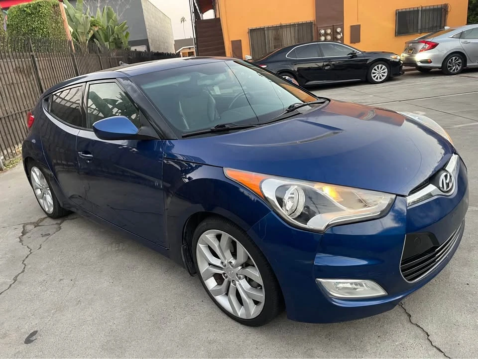 2015 Hyundai Veloster - Image 2 of 9